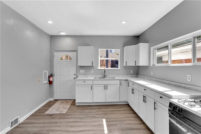 1406 Broadway Ave, Stowe Twp, PA 15136