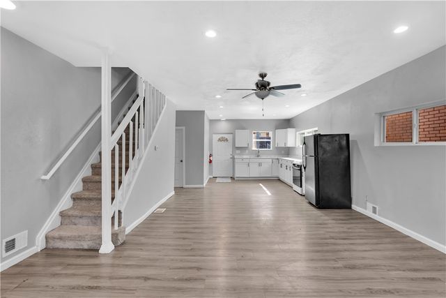 1406 Broadway Ave, Stowe Twp, PA 15136