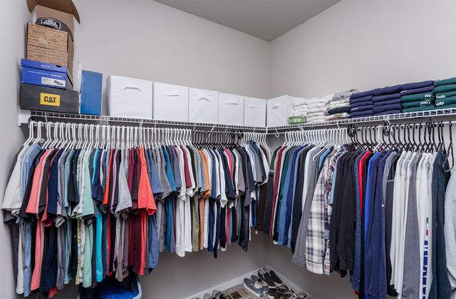 9904 NW 82nd Avenue, Johnston, IA 50131
