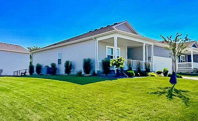 9904 NW 82nd Avenue, Johnston, IA 50131