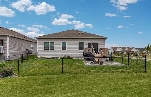 9904 NW 82nd Avenue, Johnston, IA 50131