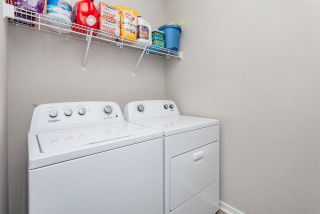 9904 NW 82nd Avenue, Johnston, IA 50131