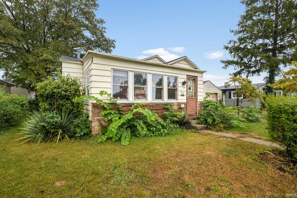 915 Jackson Street, Mishawaka, IN 46544