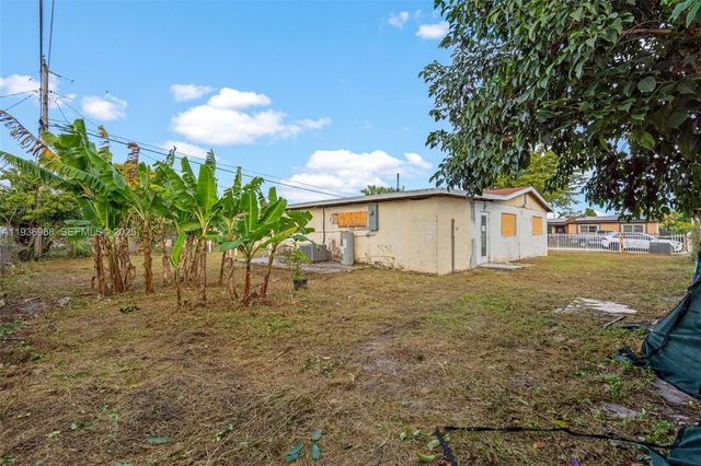 20520 NW 21st Ave, Miami Gardens, FL 33056