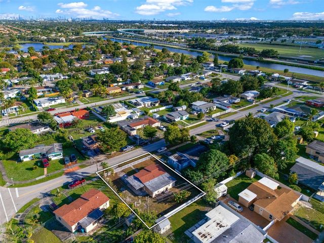 20520 NW 21st Ave, Miami Gardens, FL 33056