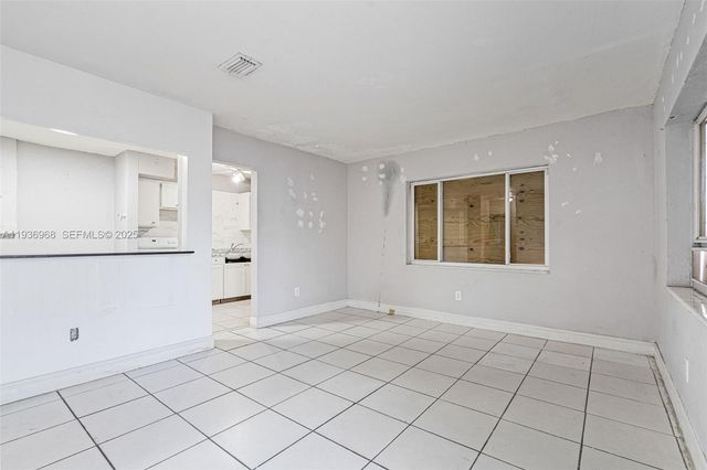 20520 NW 21st Ave, Miami Gardens, FL 33056