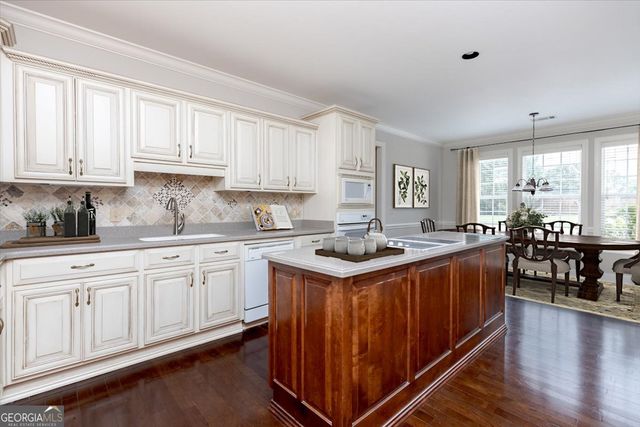 32 Willow Lake Drive, Warner Robins, GA 31093