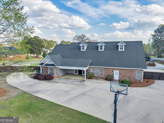32 Willow Lake Drive, Warner Robins, GA 31093