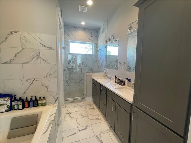 902 Martin Street A, Houston, TX 77018