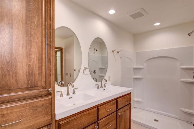 2916 Trinity Street, Eau Claire, WI 54703