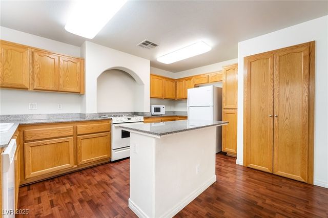 7275 Phlox Road, Las Vegas, NV 89113