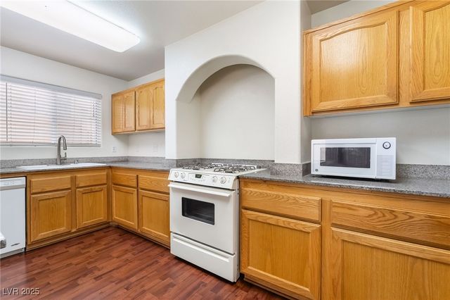 7275 Phlox Road, Las Vegas, NV 89113