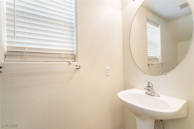 7275 Phlox Road, Las Vegas, NV 89113