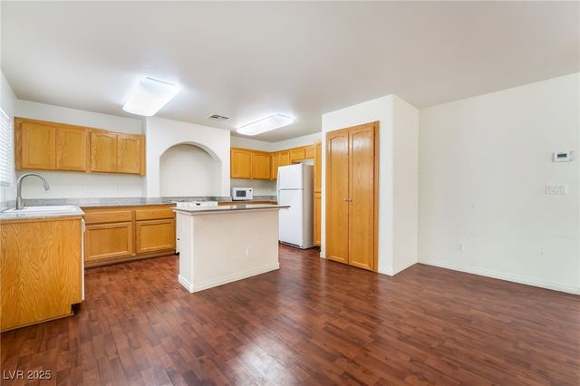 7275 Phlox Road, Las Vegas, NV 89113