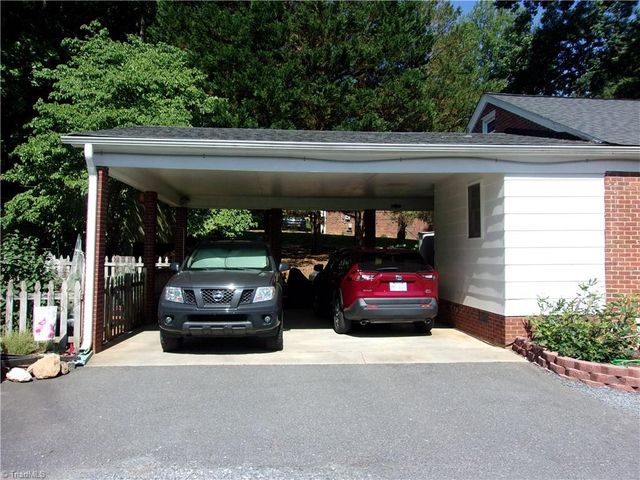 1247 Sunset Drive, Asheboro, NC 27205