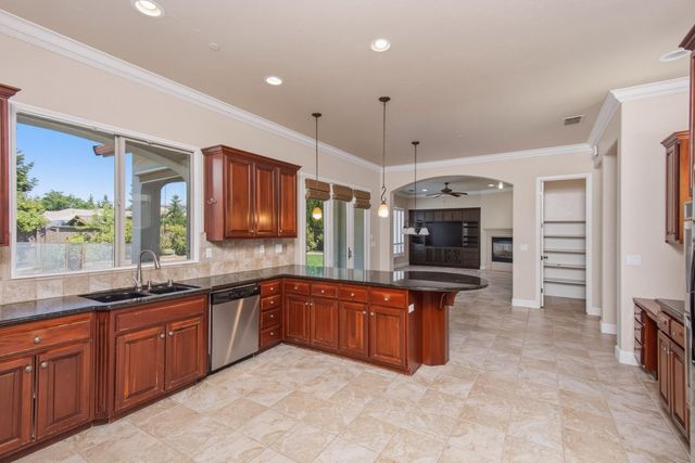 2121 Ladera Dr, Lincoln, CA 95648