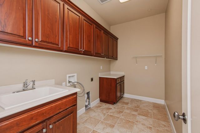 2121 Ladera Dr, Lincoln, CA 95648