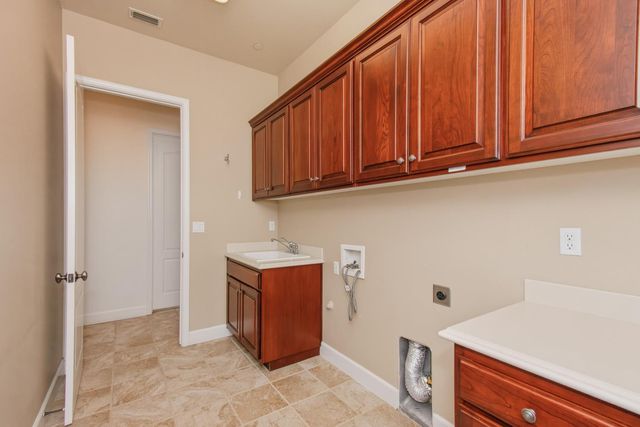 2121 Ladera Dr, Lincoln, CA 95648