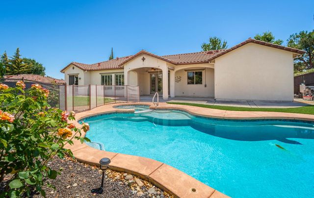 2121 Ladera Dr, Lincoln, CA 95648