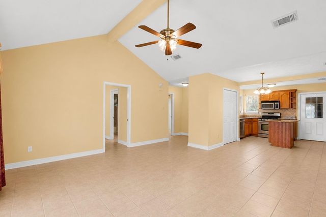 223 E Forest Avenue, Shoreacres, TX 77571