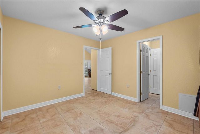223 E Forest Avenue, Shoreacres, TX 77571