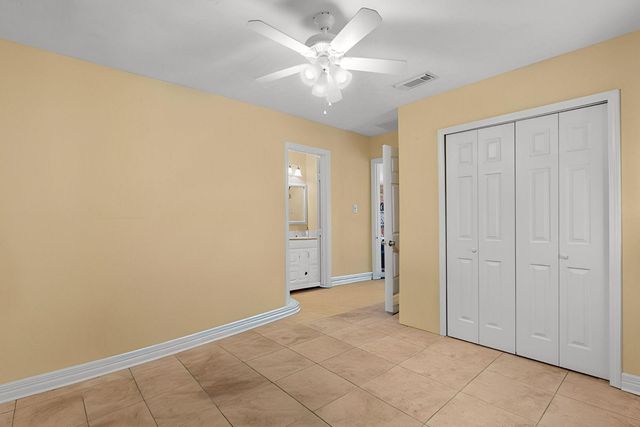 223 E Forest Avenue, Shoreacres, TX 77571