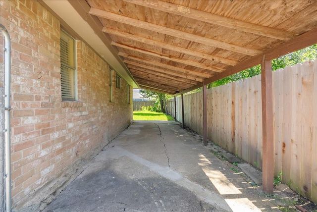 223 E Forest Avenue, Shoreacres, TX 77571