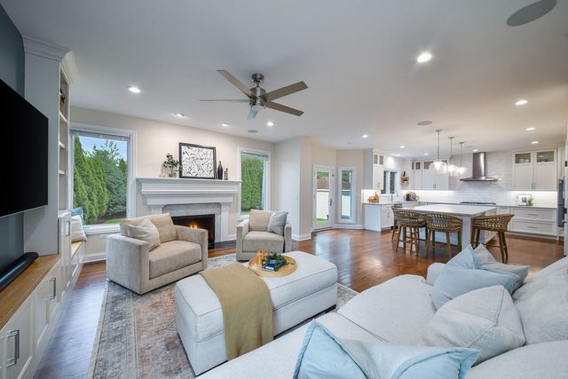 830 N Sleight Street, Naperville, IL 60563