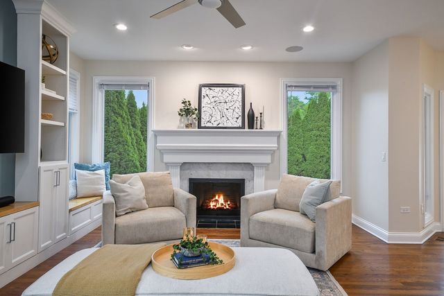 830 N Sleight Street, Naperville, IL 60563