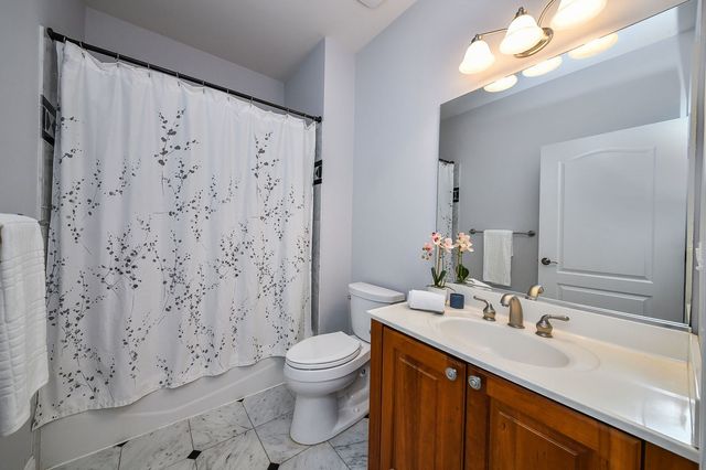 830 N Sleight Street, Naperville, IL 60563