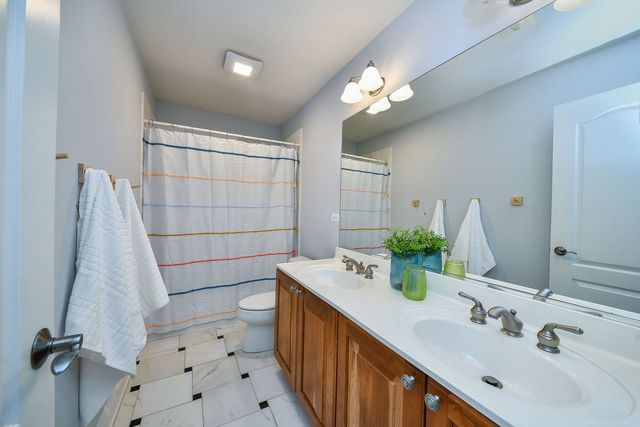 830 N Sleight Street, Naperville, IL 60563