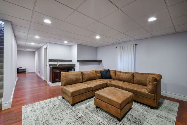 830 N Sleight Street, Naperville, IL 60563
