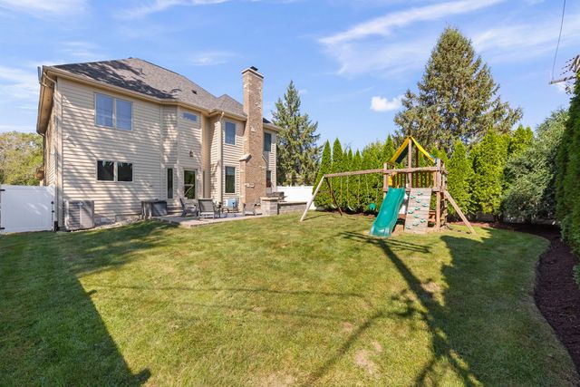 830 N Sleight Street, Naperville, IL 60563