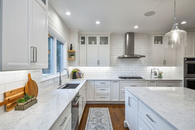 830 N Sleight Street, Naperville, IL 60563
