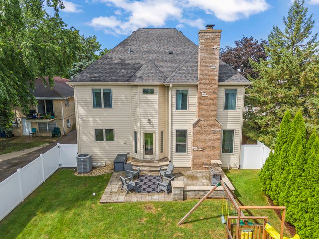 830 N Sleight Street, Naperville, IL 60563