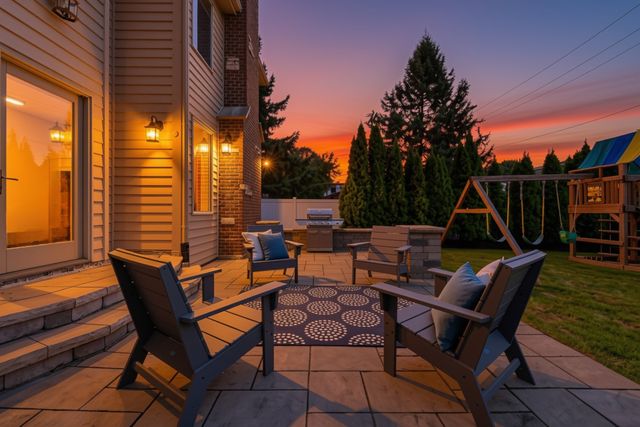 830 N Sleight Street, Naperville, IL 60563