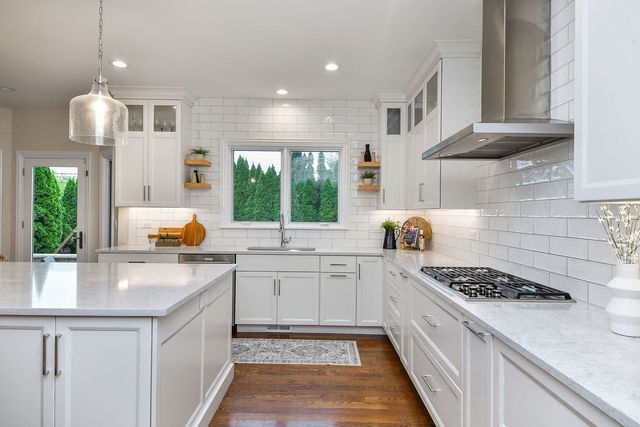 830 N Sleight Street, Naperville, IL 60563