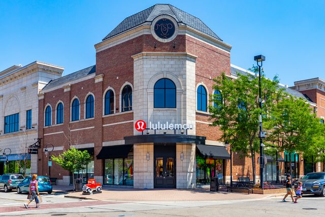 830 N Sleight Street, Naperville, IL 60563