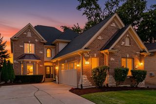 830 N Sleight Street, Naperville, IL 60563