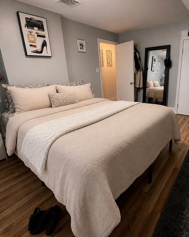 3 Sexton Court 1, Boston, MA 02125
