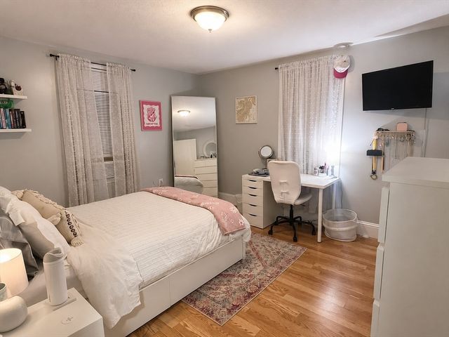 3 Sexton Court 1, Boston, MA 02125