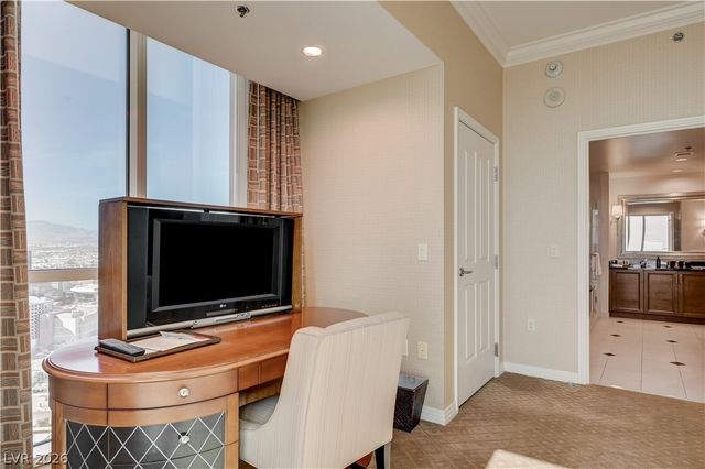 135 HARMON Avenue 702, Las Vegas, NV 89109