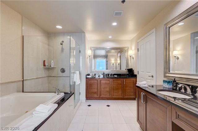 135 HARMON Avenue 702, Las Vegas, NV 89109