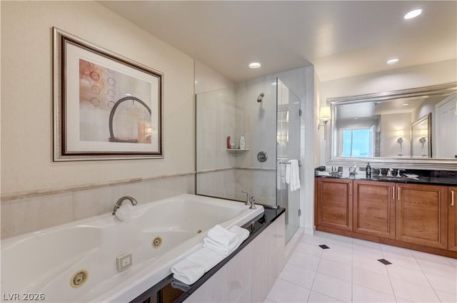 135 HARMON Avenue 702, Las Vegas, NV 89109