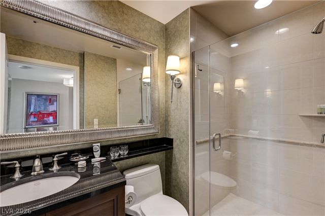 135 HARMON Avenue 702, Las Vegas, NV 89109