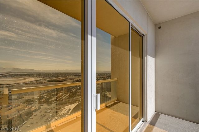 135 HARMON Avenue 702, Las Vegas, NV 89109