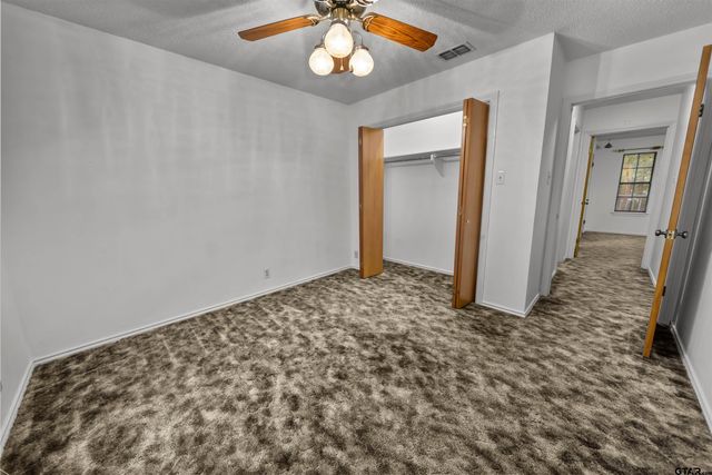 15236 Hillview Rd, Tyler, TX 75703