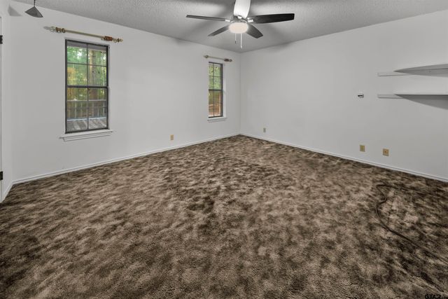 15236 Hillview Rd, Tyler, TX 75703