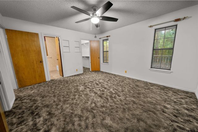15236 Hillview Rd, Tyler, TX 75703