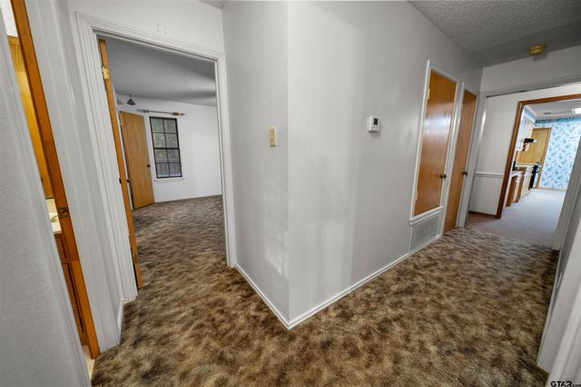 15236 Hillview Rd, Tyler, TX 75703